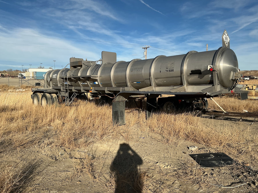 1992 Acro Trailer Stainless steel acid tanker, Stock #60704, field photo 1 (b441efcc29b7)