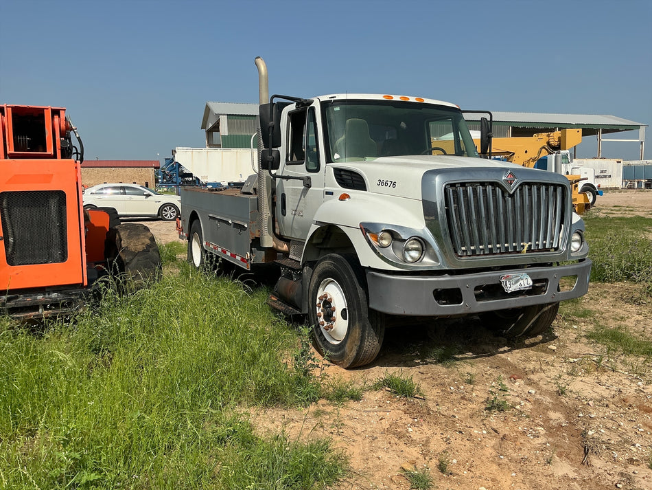 2008 International 7300 SBA, Stock #886-226, field photo 1 (a5e30b9c426e)