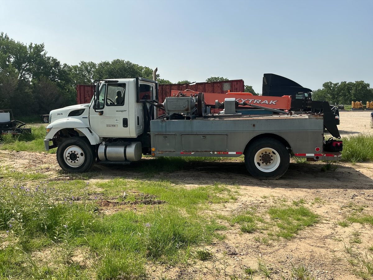 2008 International 7300 SBA, Stock #886-226, field photo 6 (a5e30b9c426e)