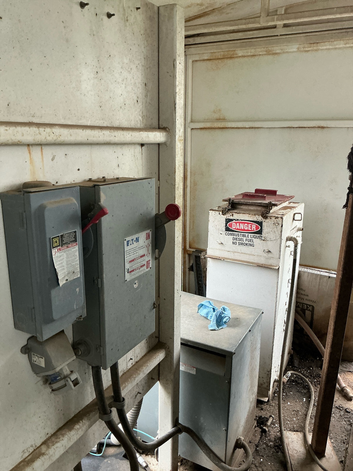 Generator skid with switch gear, Compressor, parts room, Stock #6577 .1 .2, field photo 6 (4a2b64c0b33e)