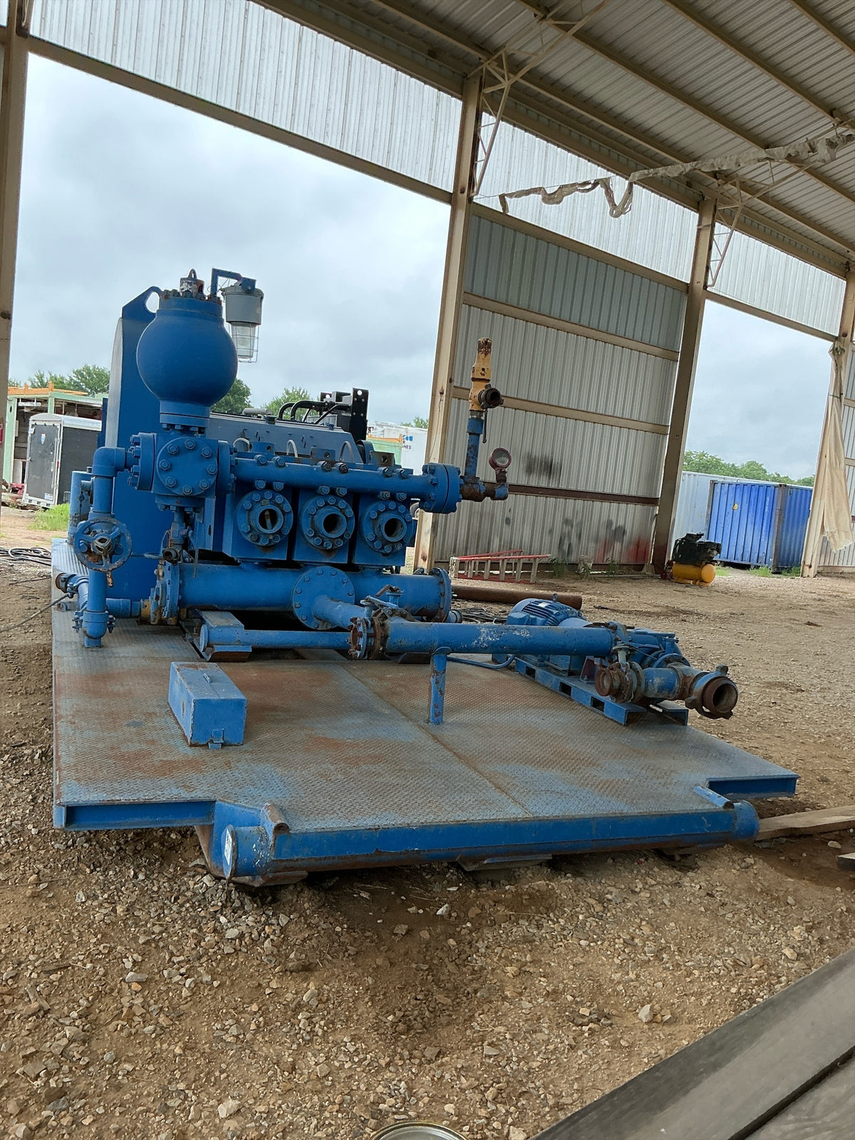 Mud pump skid, Stock #6490 .1 .2 .3, field photo 4 (996b2a06ab14)