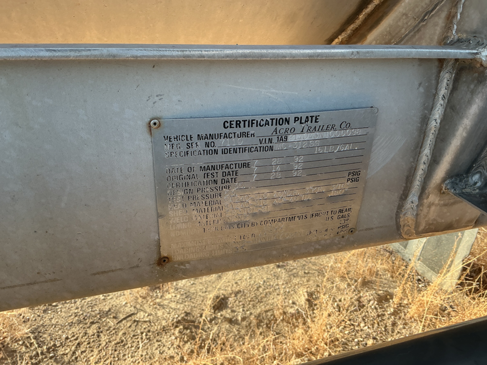 1992 Acro Trailer Stainless steel acid tanker, Stock #60704, field photo 1 (aff6d2fe8e2a)