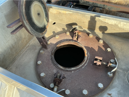 1992 Acro Trailer Stainless steel acid tanker, Stock #60704, field photo 5 (1a7958ab867e)