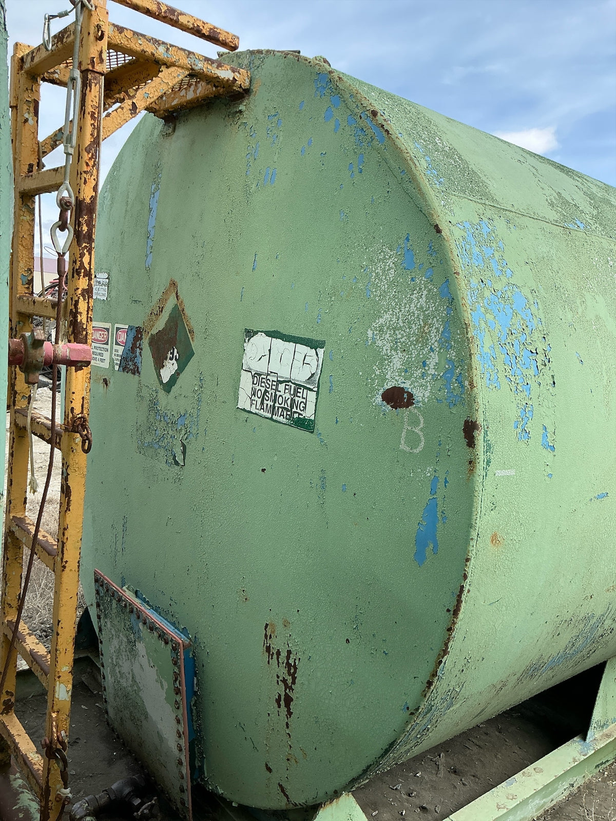Stock #4886-168 - Welded Steel 10,000 Gallon Diesel Fuel Tank - image 4