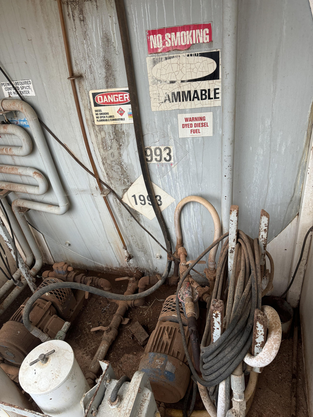 Fuel tank with pumps and filter manifold - Stock 7051 - Image 8