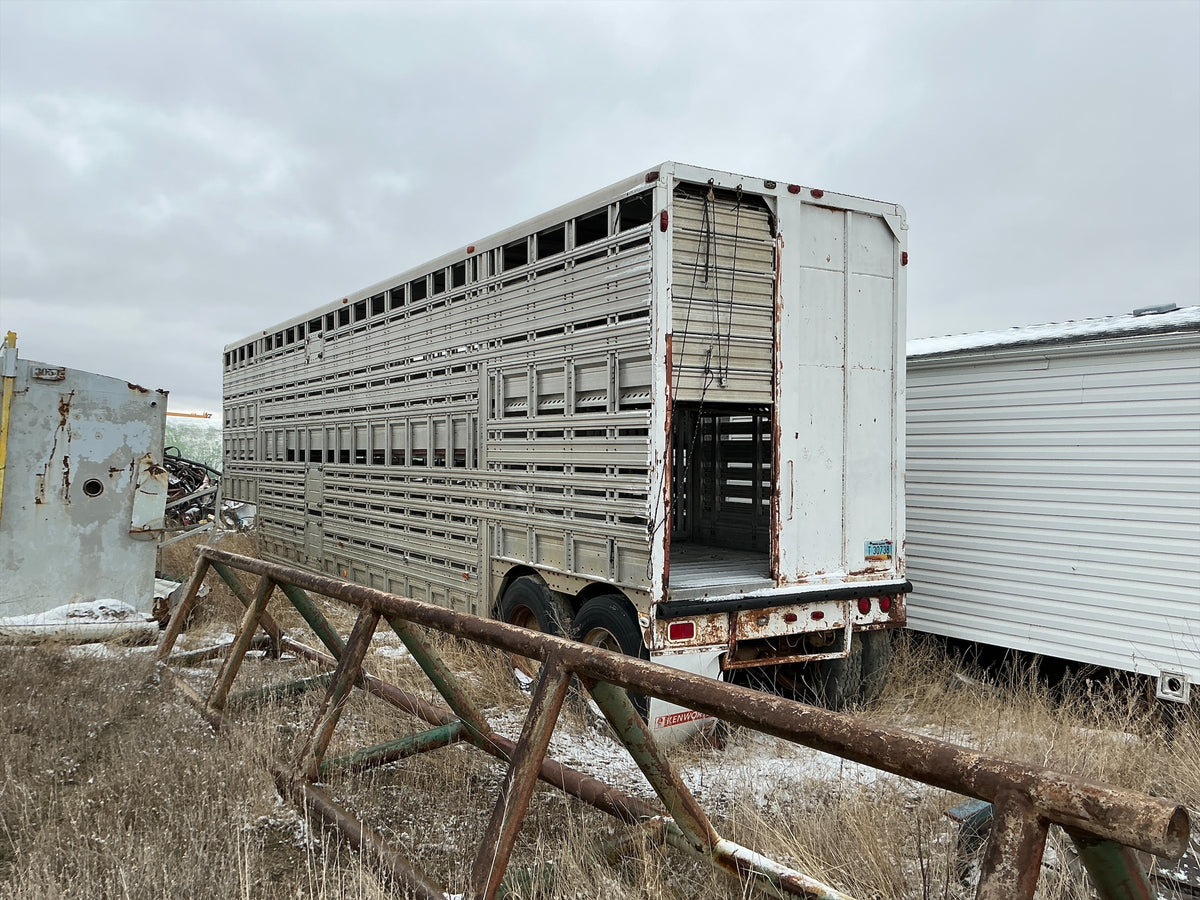 Stock #4886-148 - 1976 Wilson Bull Trailer - image 5