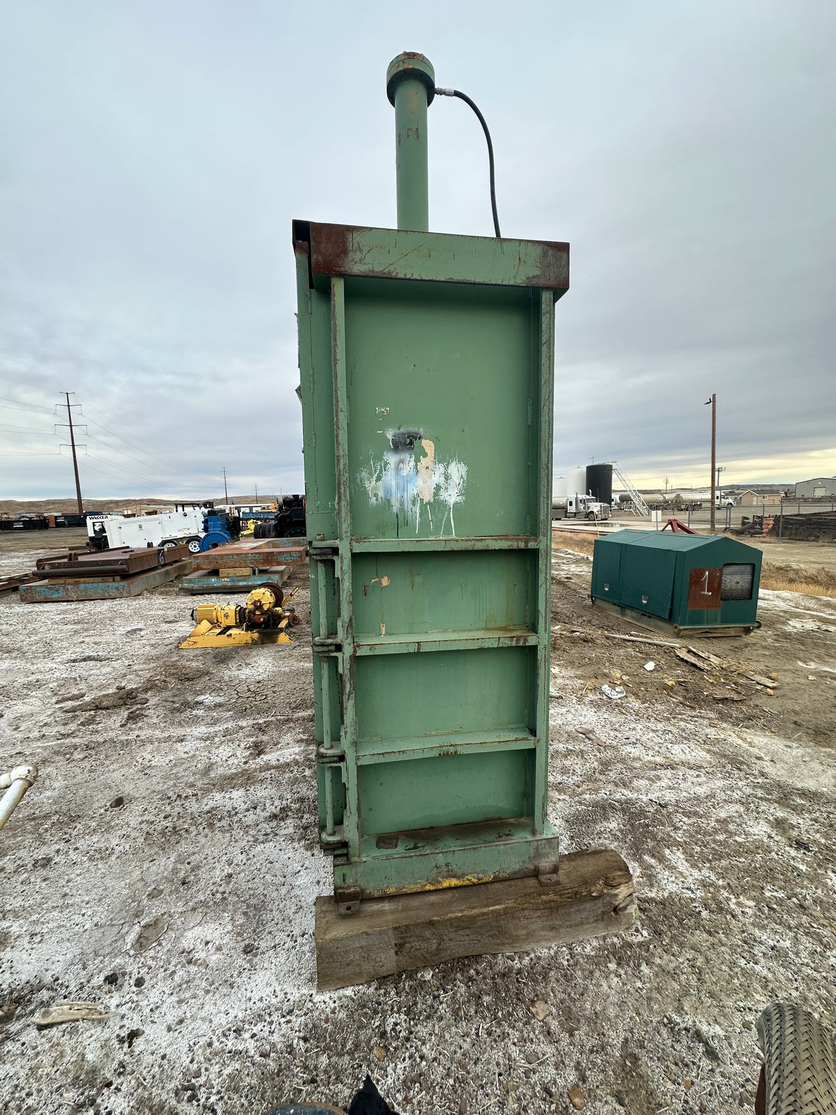 Stock #4886-102 - Selco V5-HD Verticle baler - image 2