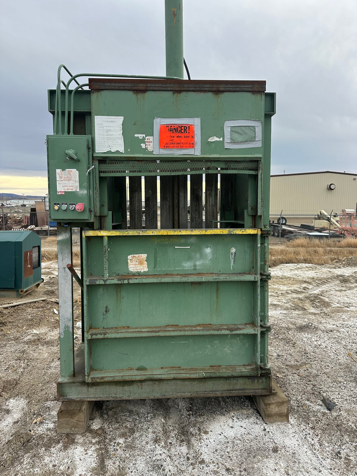 Stock #4886-102 - Selco V5-HD Verticle baler - image 1
