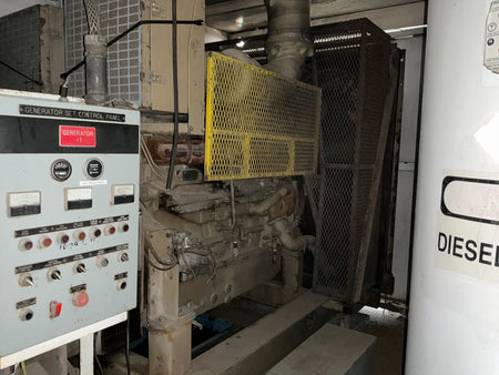 Stock #4886-164 - 2005 Cummins 500KW Diesel Generator with switch gear - image 9