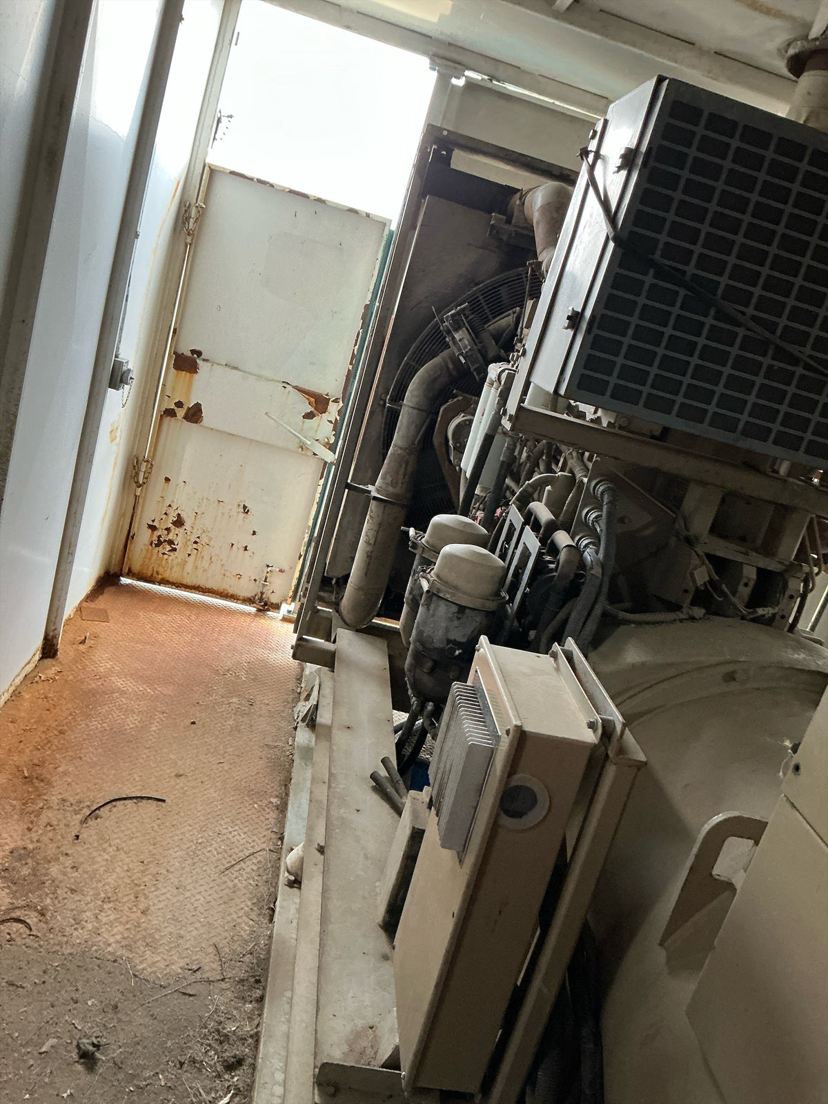 Stock #4886-163 .3 - 2005 Cummins 500KW Diesel Generator - image 3