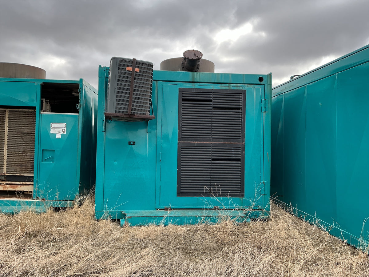 Stock #4886-164 - 2005 Cummins 500KW Diesel Generator with switch gear - image 5