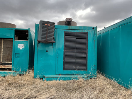Stock #4886-164 - 2005 Cummins 500KW Diesel Generator with switch gear - image 5