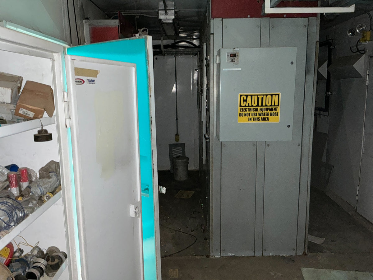 Stock #4886-164 - 2005 Cummins 500KW Diesel Generator with switch gear - image 10