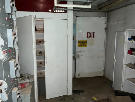 Stock #4886-164 - 2005 Cummins 500KW Diesel Generator with switch gear - image 12