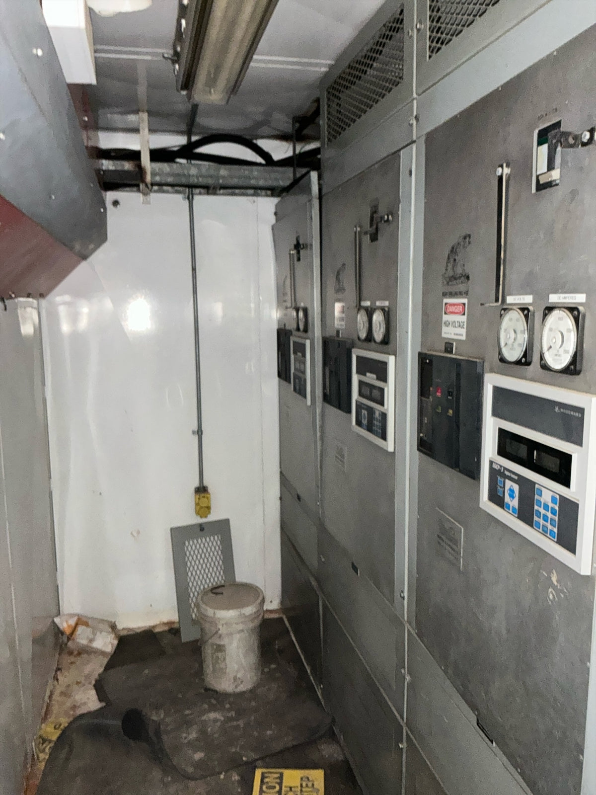Stock #4886-164 - 2005 Cummins 500KW Diesel Generator with switch gear - image 14