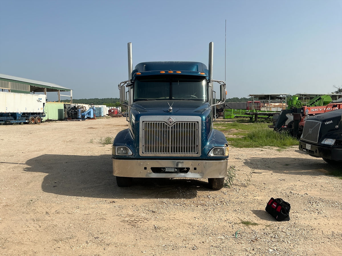 2006 Eagle 9400i SBA 6x4 - Stock 7067 - Image 2