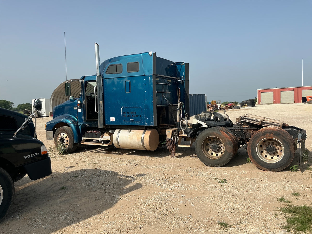 2006 Eagle 9400i SBA 6x4 - Stock 7067 - Image 4
