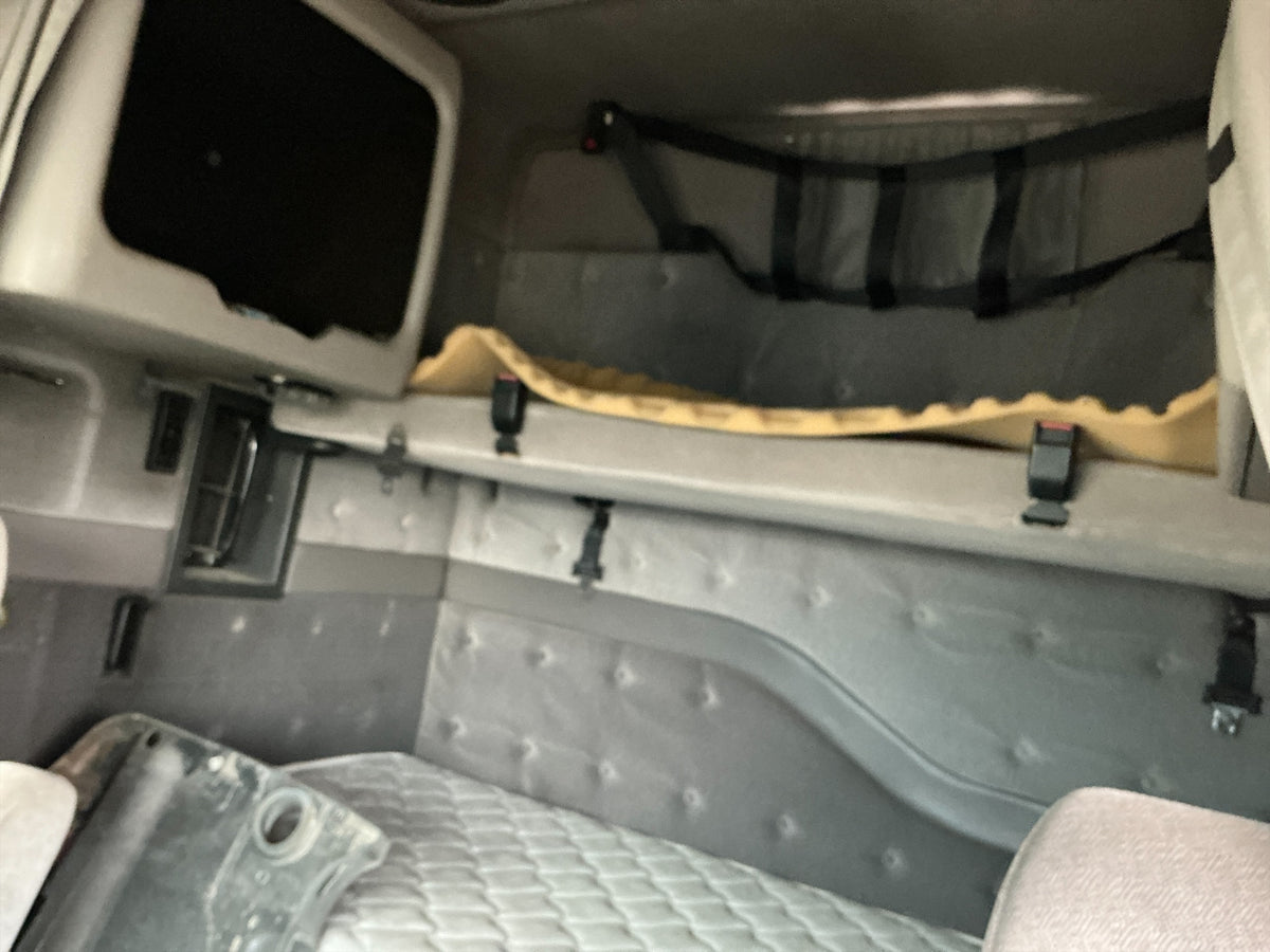 2000 Volvo VNL - Stock 2703065 - Image 16