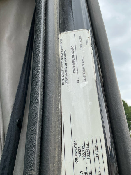 2000 Volvo VNL - Stock 2703065 - Image 12
