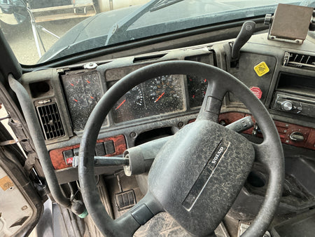 2000 Volvo VNL - Stock 2703065 - Image 13
