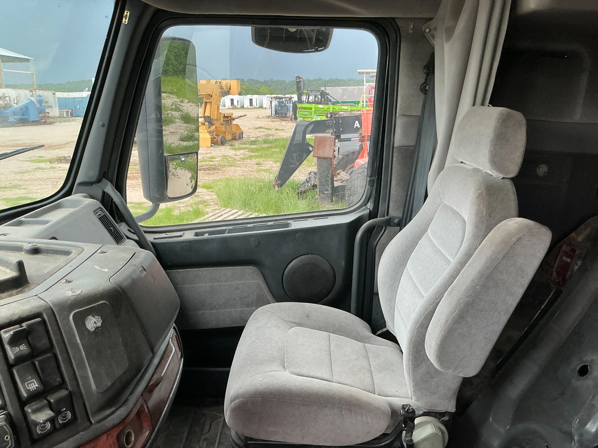 2000 Volvo VNL - Stock 2703065 - Image 15