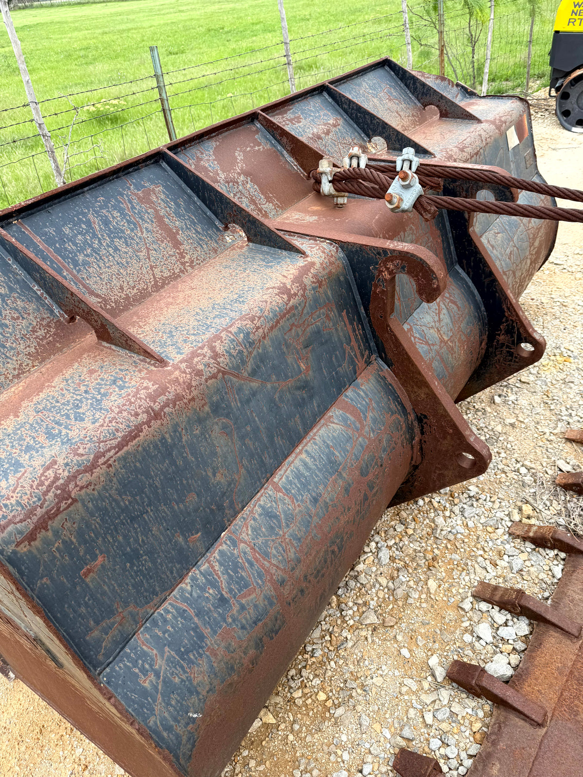 Bucket - Stock 2602114 - Image 7