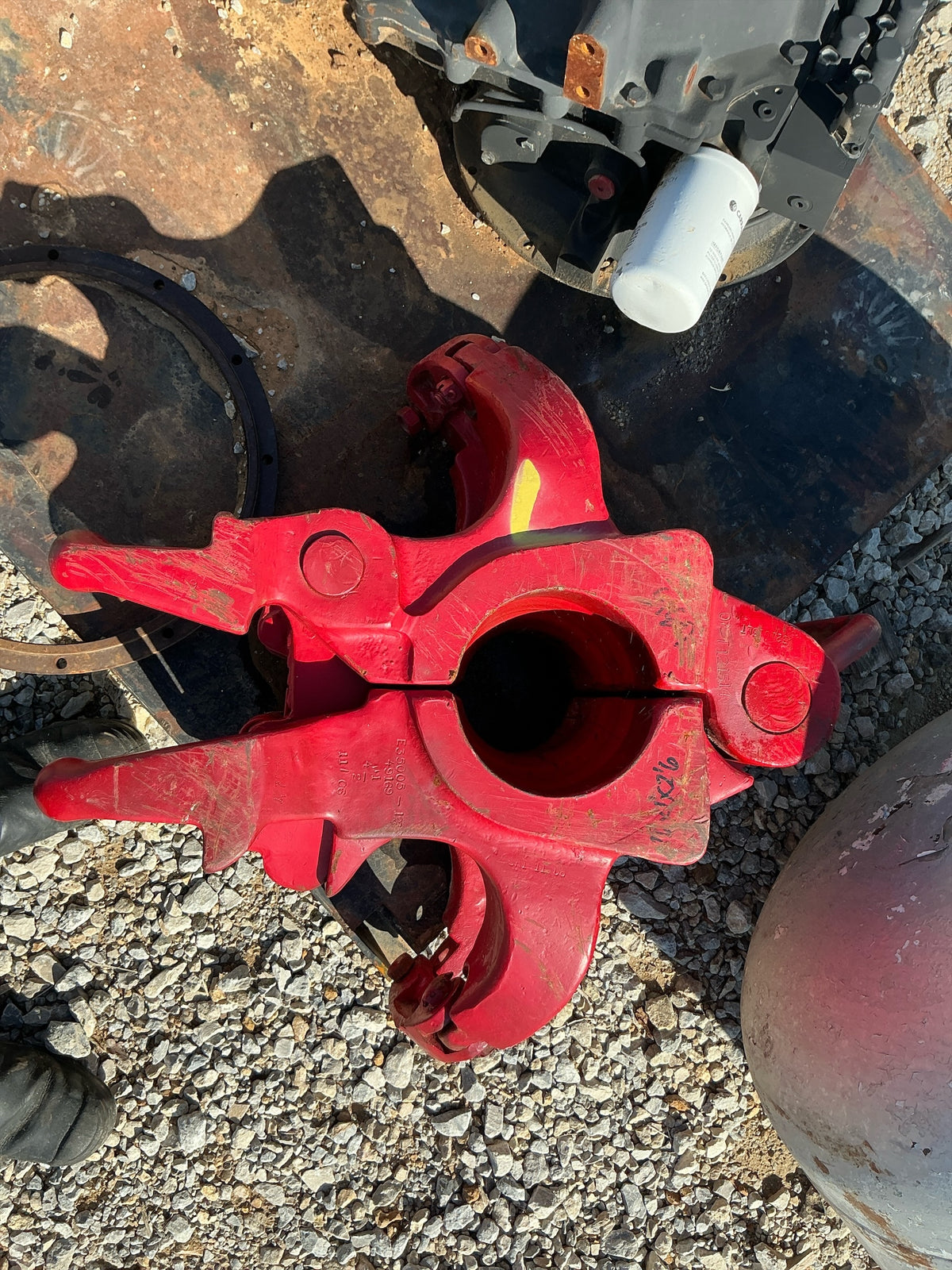 Center latch drill pipe elevator - Stock 2703103 - Image 8