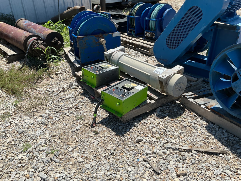 Derrick C-D - Stock 2703111 - Image 1