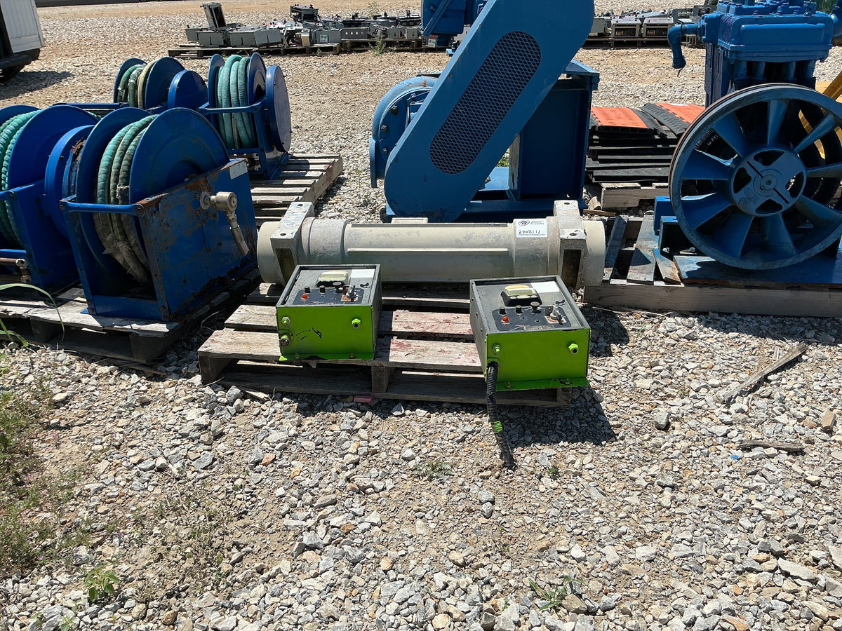 Derrick C-D - Stock 2703111 - Image 2