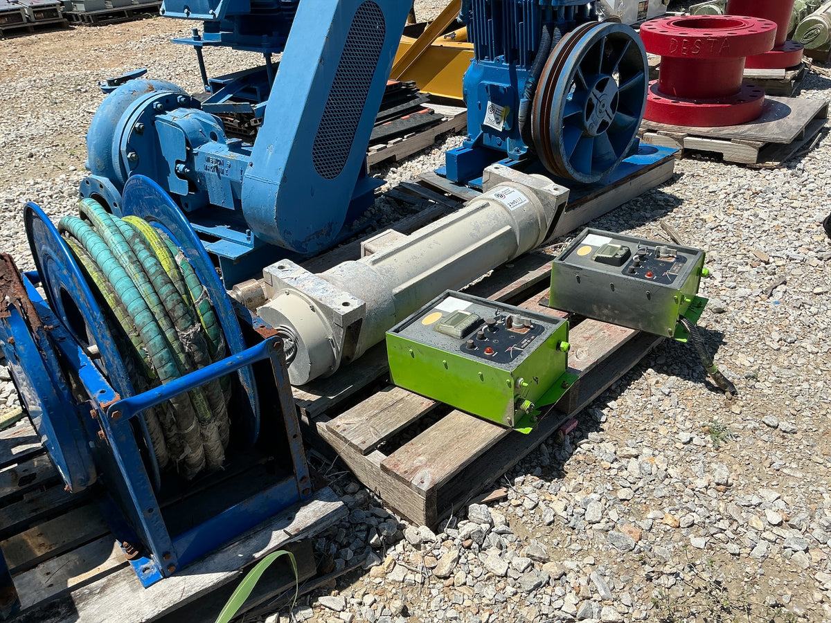 Derrick C-D - Stock 2703111 - Image 3