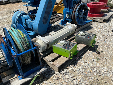 Derrick C-D - Stock 2703111 - Image 3