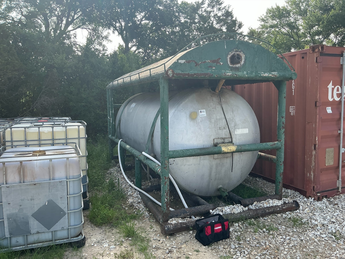 Used oil tank for demo - Stock 2703064 - Image 1