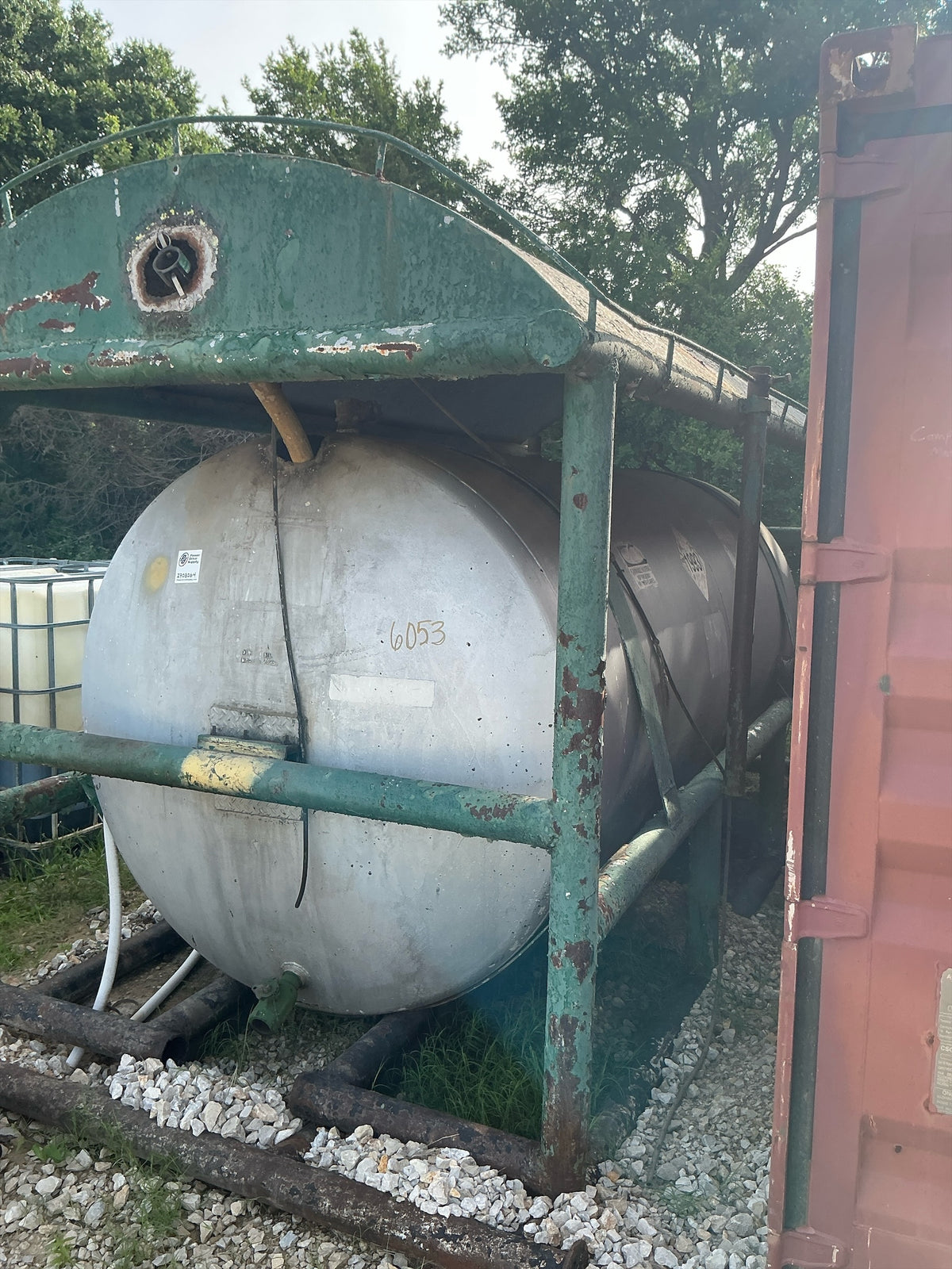 Used oil tank for demo - Stock 2703064 - Image 7