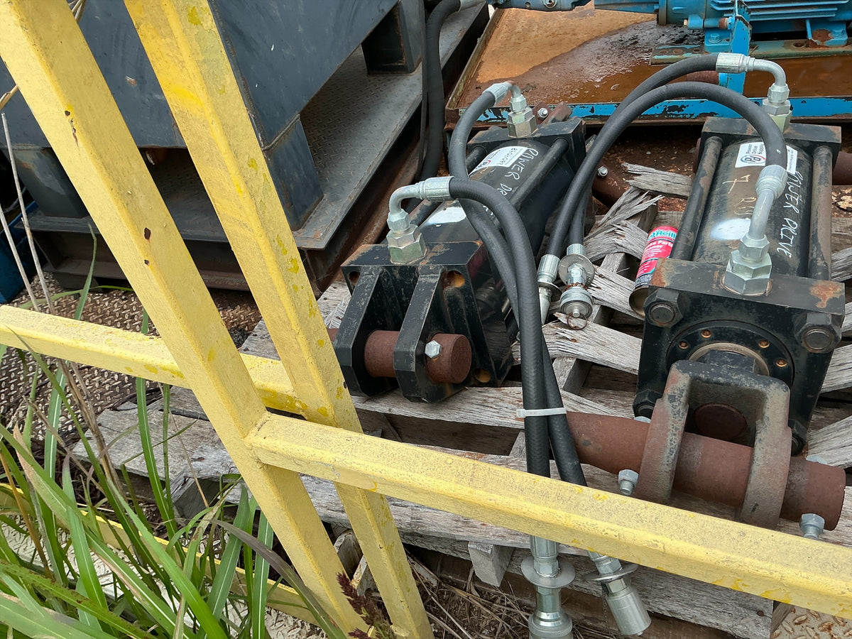 Hydraulic cylinders 2x - Stock 2604048 - Image 1