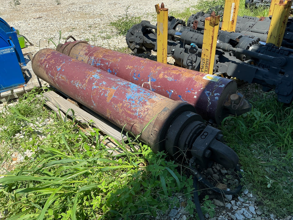 Hydraulic Mast Raising cylinders x2. Off RG Petro Drilling Rig - Stock 2602093 - Image 1