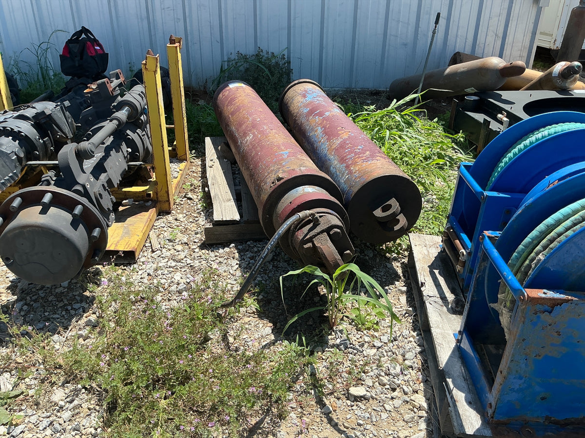 Hydraulic Mast Raising cylinders x2. Off RG Petro Drilling Rig - Stock 2602093 - Image 4