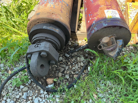 Hydraulic Mast Raising cylinders x2. Off RG Petro Drilling Rig - Stock 2602093 - Image 9