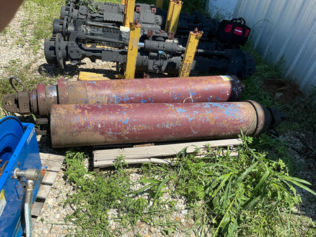 Hydraulic Mast Raising cylinders x2. Off RG Petro Drilling Rig - Stock 2602093 - Image 2