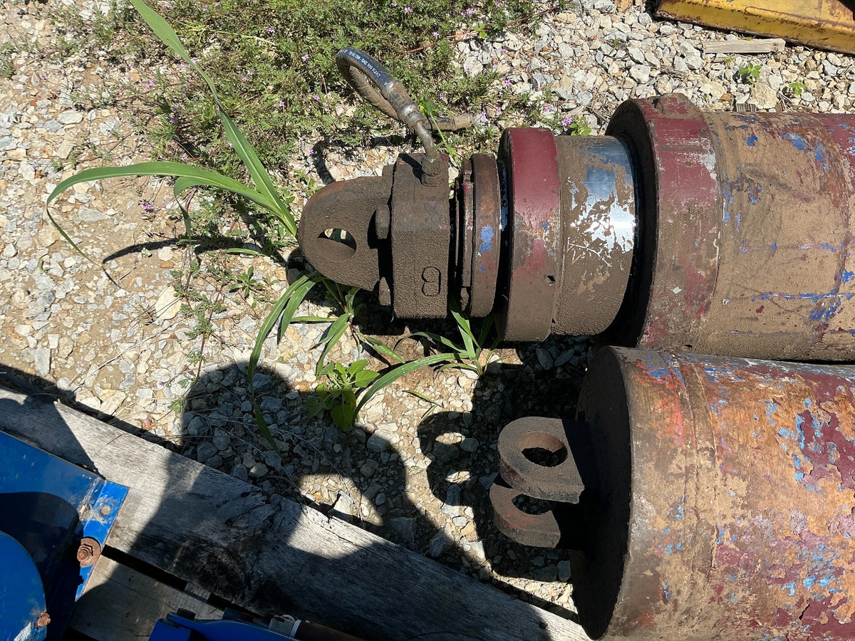 Hydraulic Mast Raising cylinders x2. Off RG Petro Drilling Rig - Stock 2602093 - Image 10