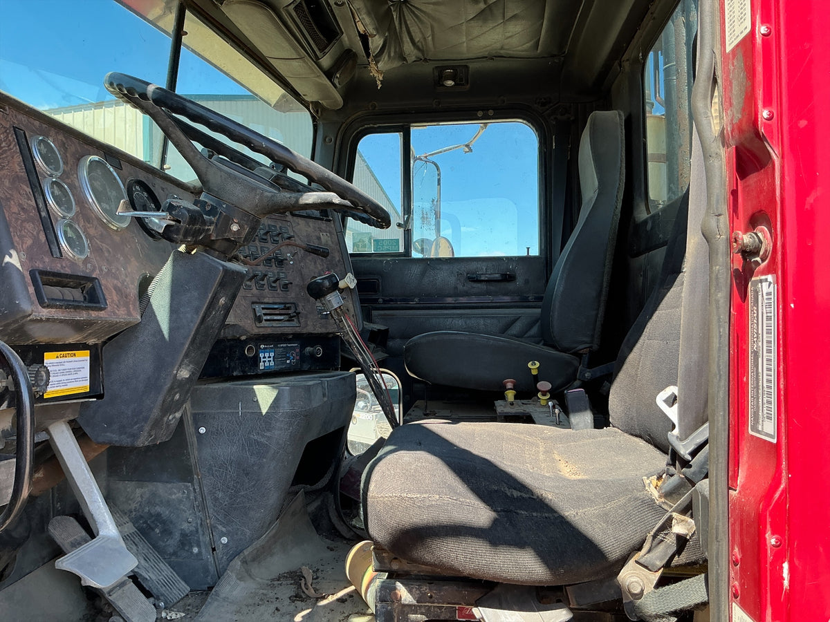 Stock #4886-229 - International 9200 6x4 - image 11