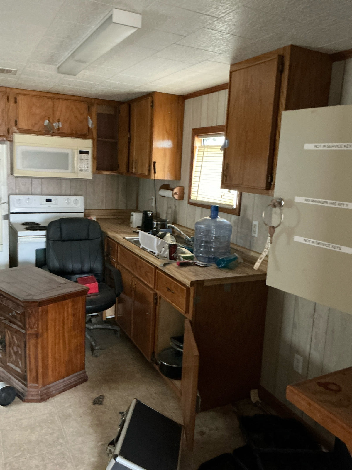 Man camp - Stock 2703078 - Image 14