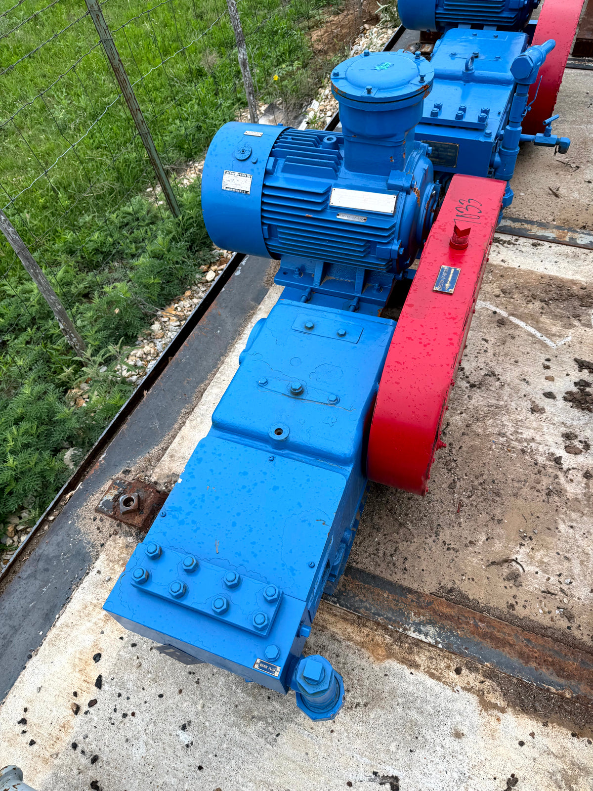 Triplex - Stock 7033 - Image 3