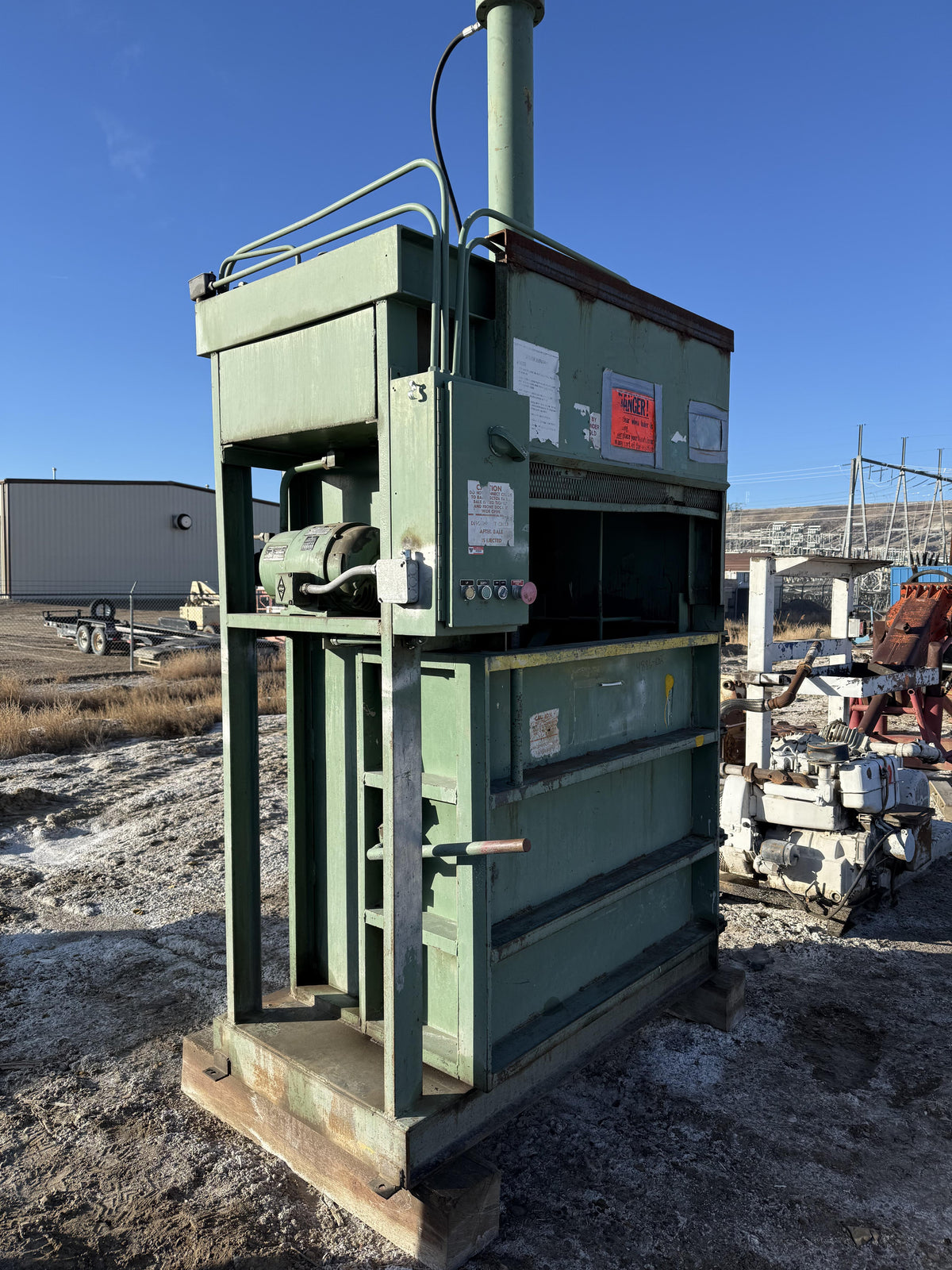 Stock #4886-102 - Selco V5-HD Verticle baler - image 5