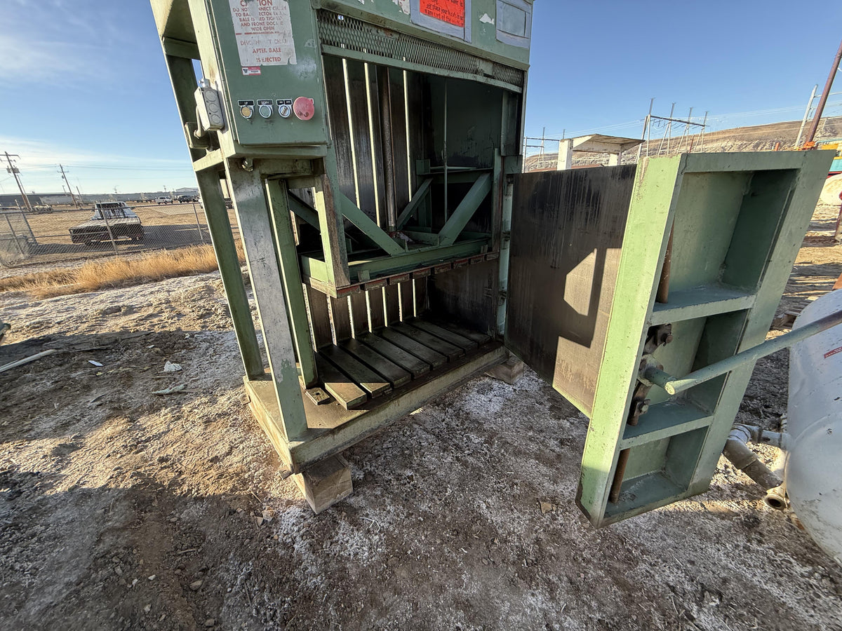 Stock #4886-102 - Selco V5-HD Verticle baler - image 12