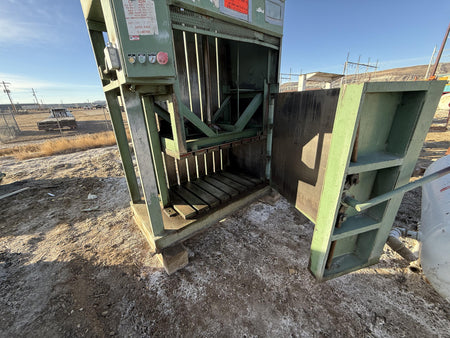 Stock #4886-102 - Selco V5-HD Verticle baler - image 12