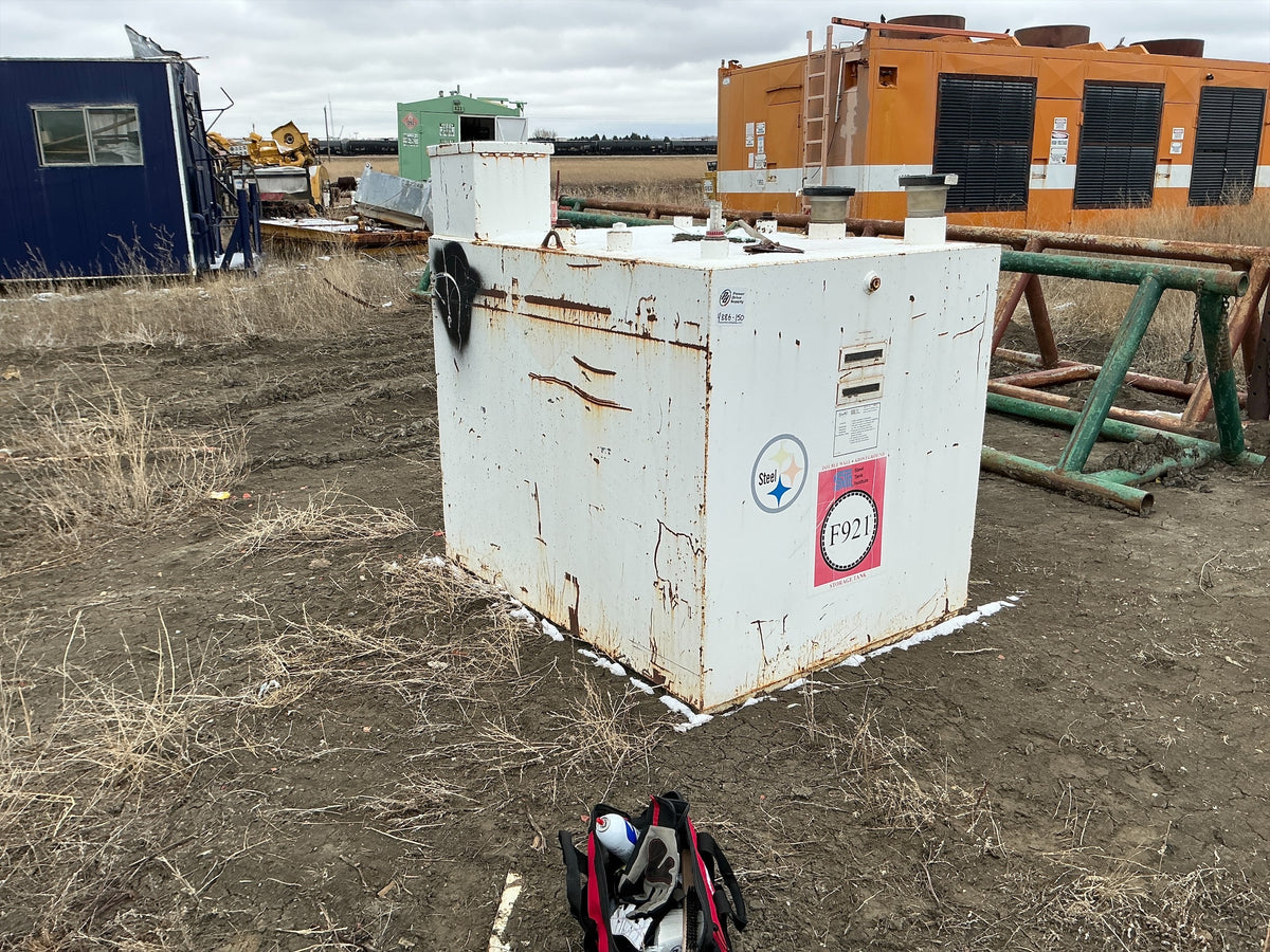 Stock #4886-150 - 1300 gallon diesel fuel tank - image 1