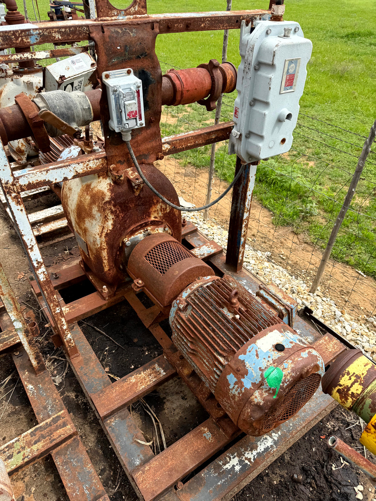 Titan Trash Pump TTP-4 - Stock 2703006 - Image 1