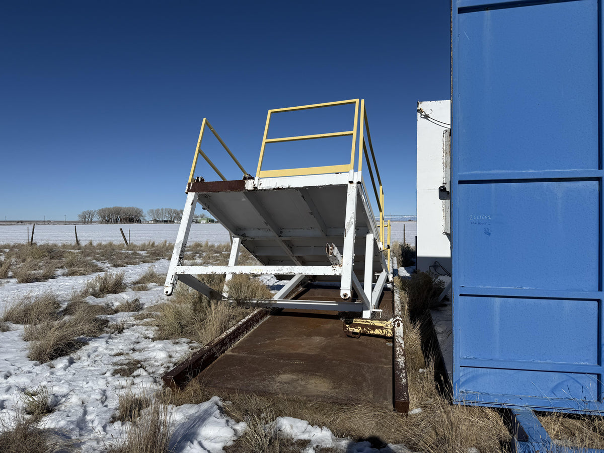 V door and platform - Stock 2601055 - Image 1