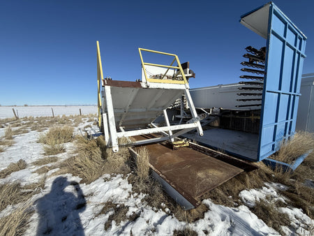 V door and platform - Stock 2601055 - Image 2